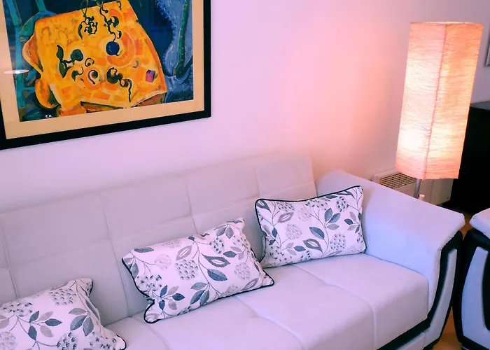 Apartment Orange Bamboo *