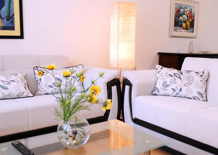 Orange Bamboo Apartment Split