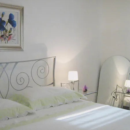 Orange Bamboo Apartman