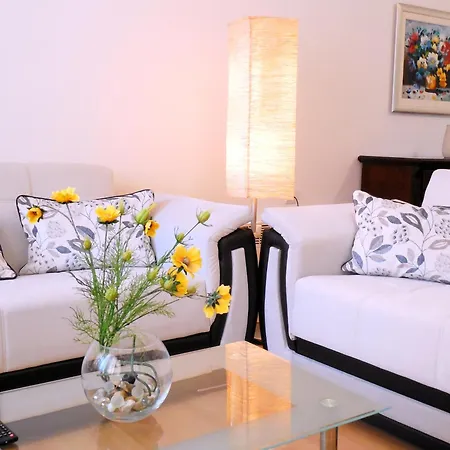 Orange Bamboo Apartment Split