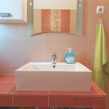 Apartment Orange Bamboo *